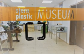 sternplastic-Museum - sternplastic Hellstern GmbH & Co.KG Kunststoff- und Keramikspritzguss Formenbau und Design